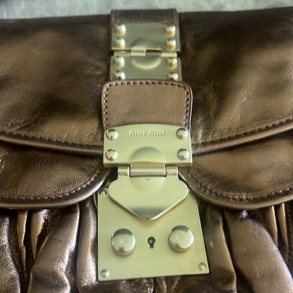 Miu Miu Iconic Matelasse Lux Copper/Rose Gold Quilted Leather Shoulder Hand Bag. - Picture 6 of 11